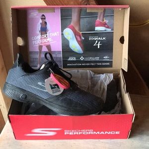 Sketchers Fascinate GoWalk Shoes 10